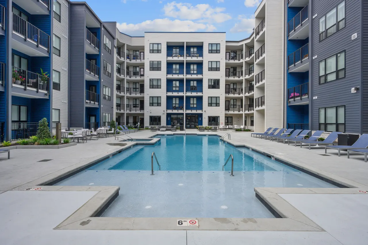 Aspire Kenwood Apartments