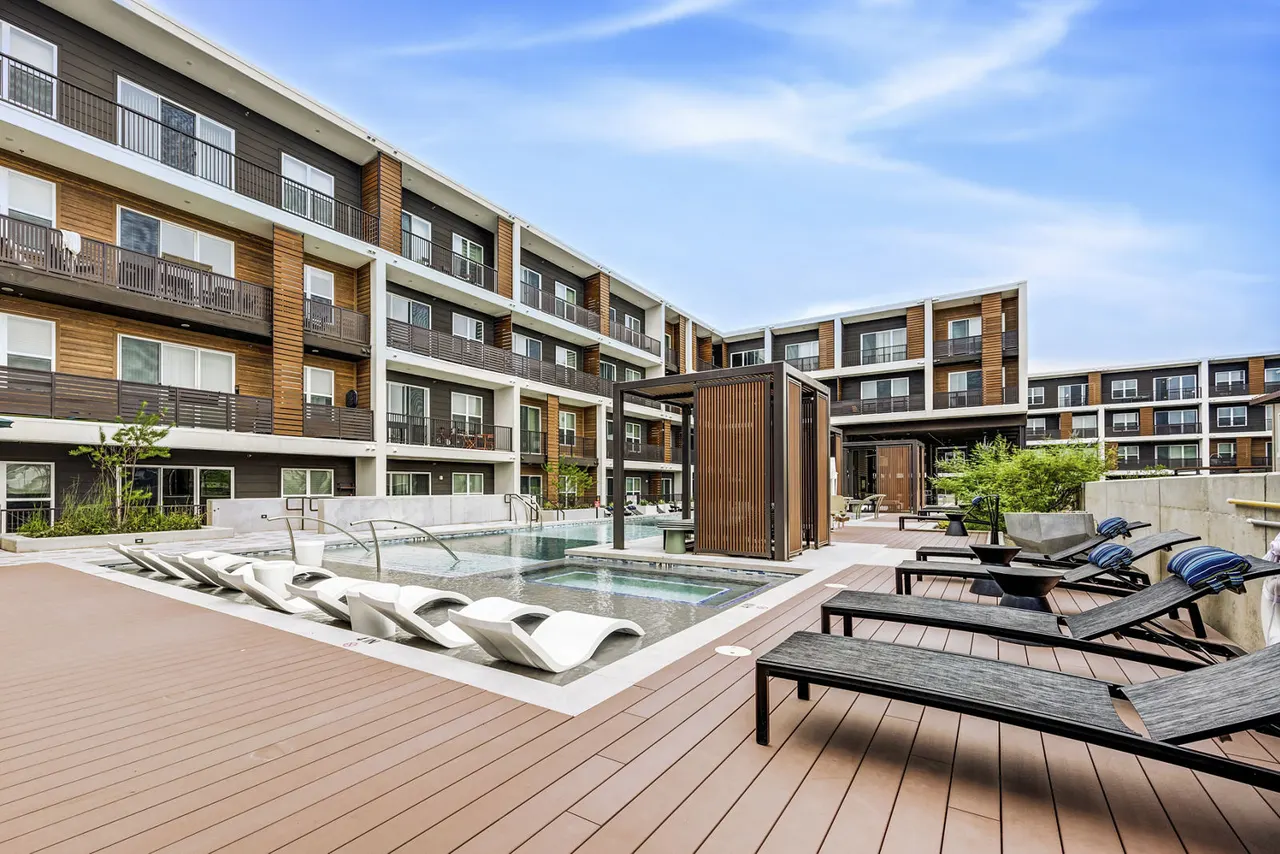 Lakeshore Pearl