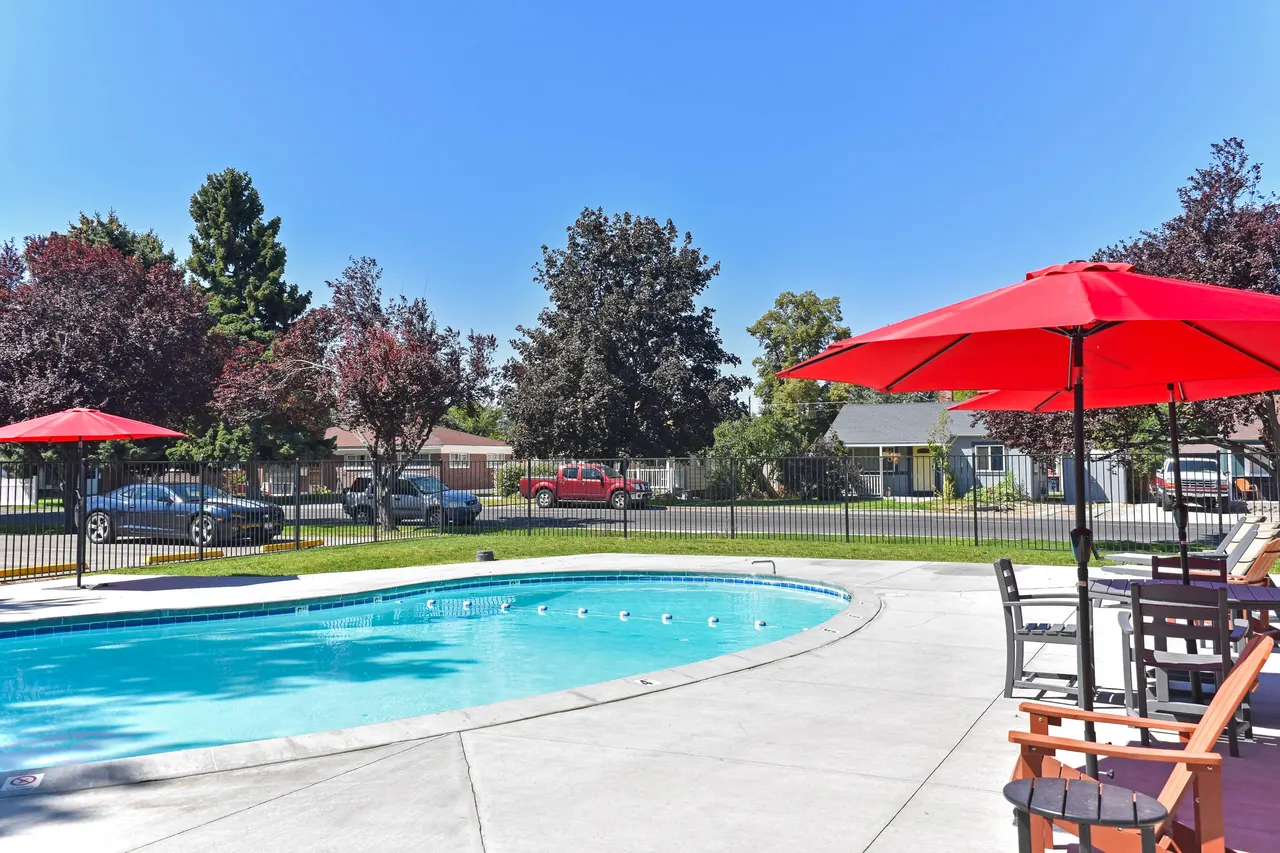 Laurel Park Apartments