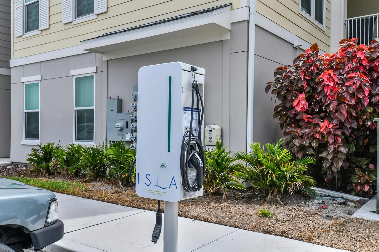 Isla Apartments