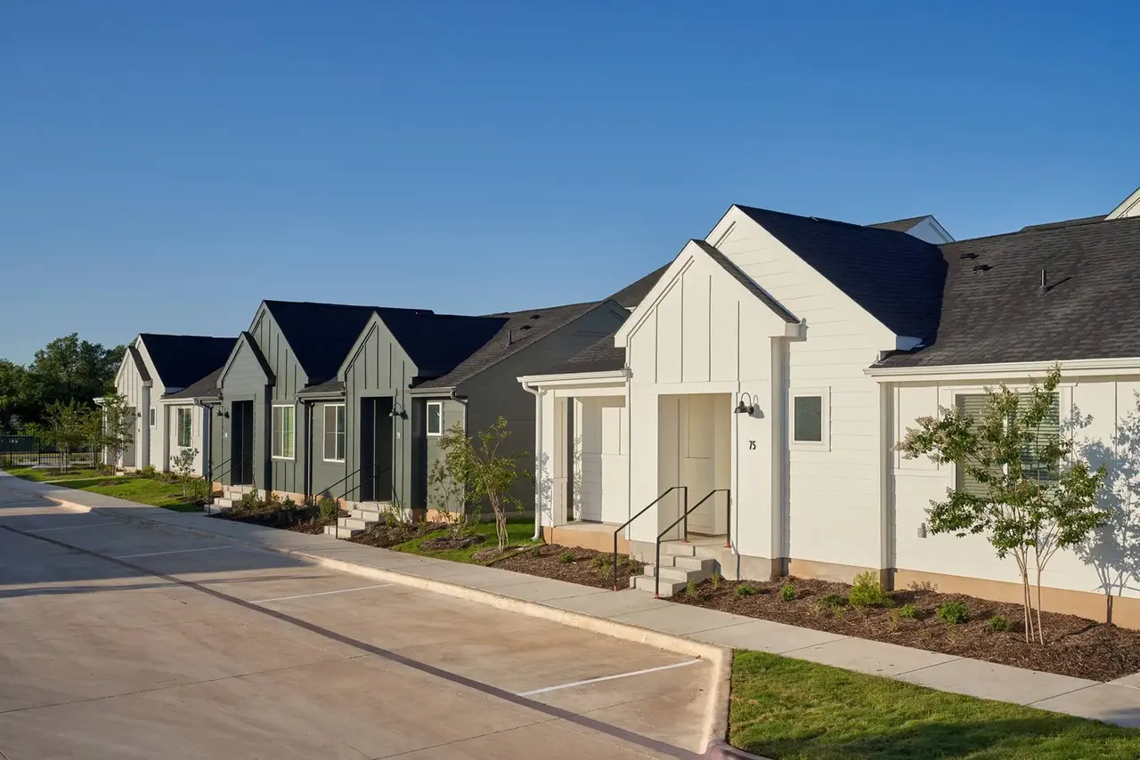 YardHomes Hero Way