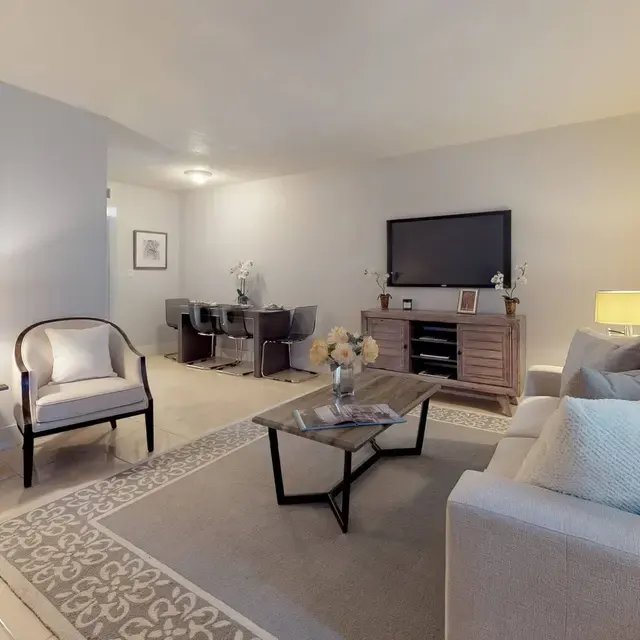 Lake House Apartments