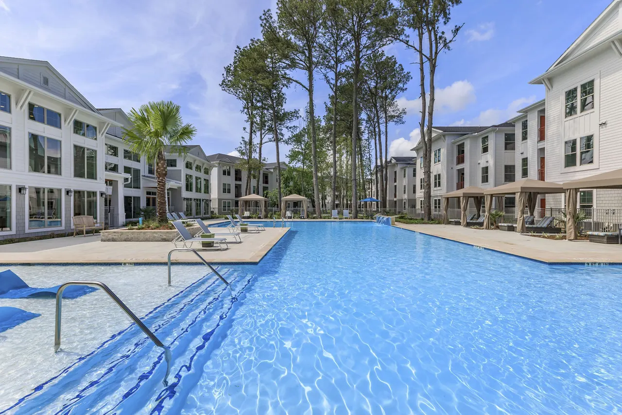 Ariza Gosling Apartments