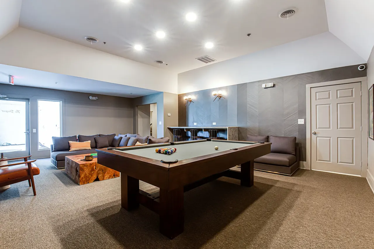 Metro Apartments