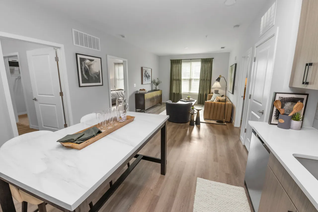 Perimeter Pointe Apartments