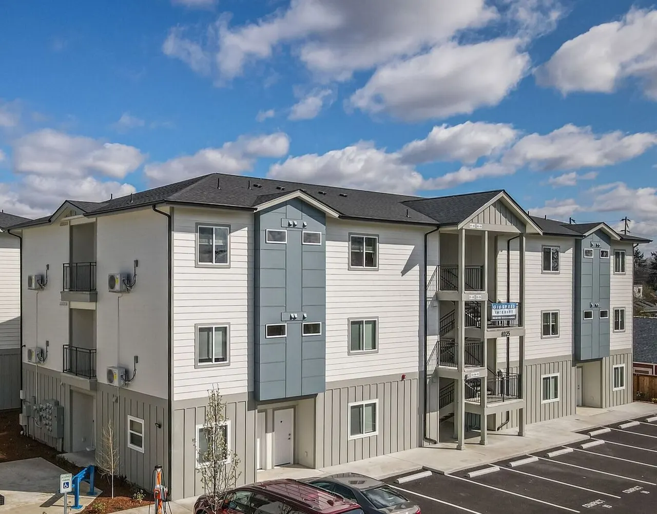Lake Grove Apartments