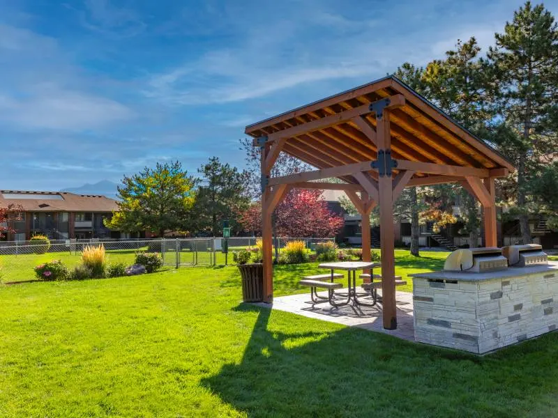 Thornhill Park Apartments