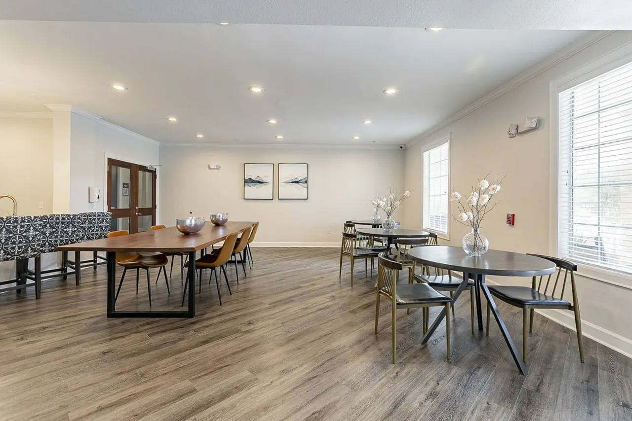 The Grand Parkway Apartments