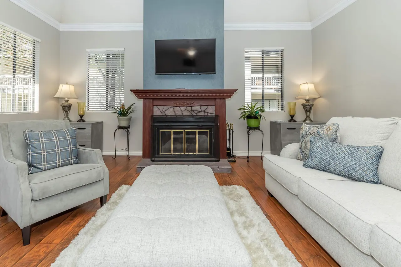 Montecito Apartments