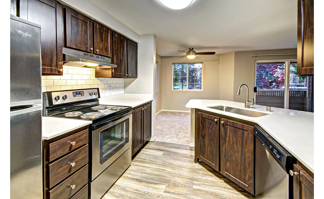 Bay Court at Harbour Pointe Apartments