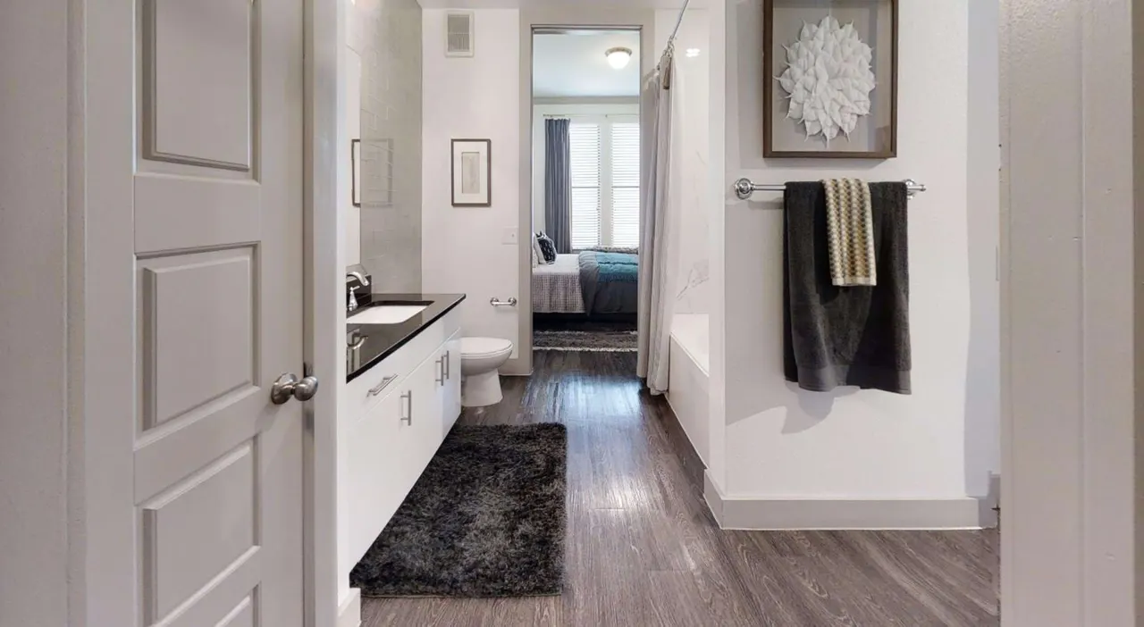 Reveal at Bayside Apartments