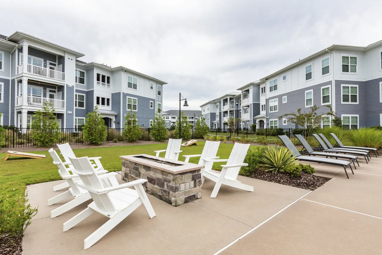 Element Barclay Apartments