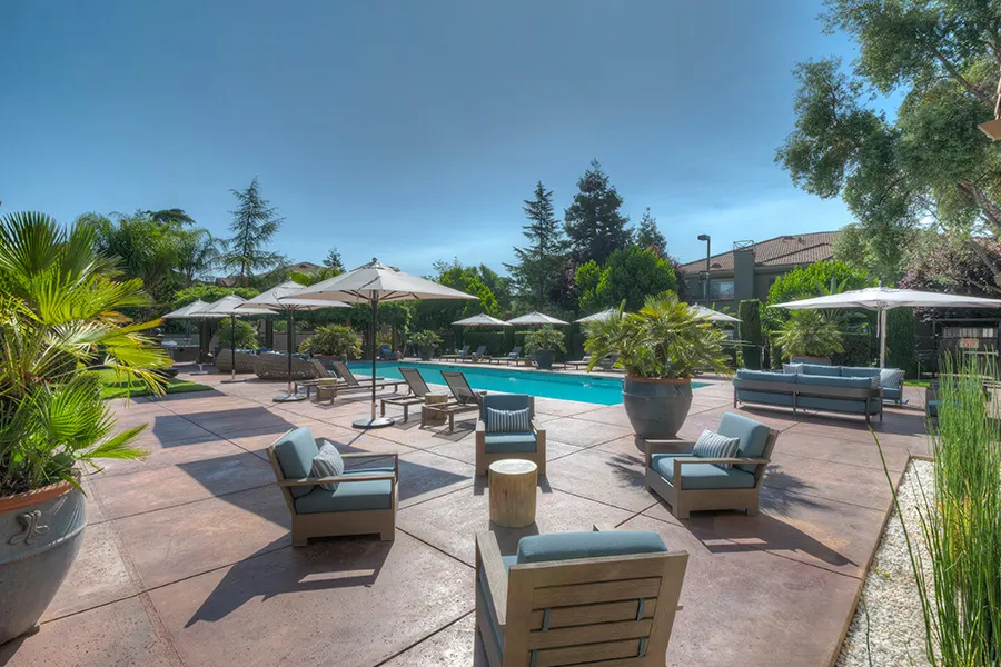 Stone Lake Apartments