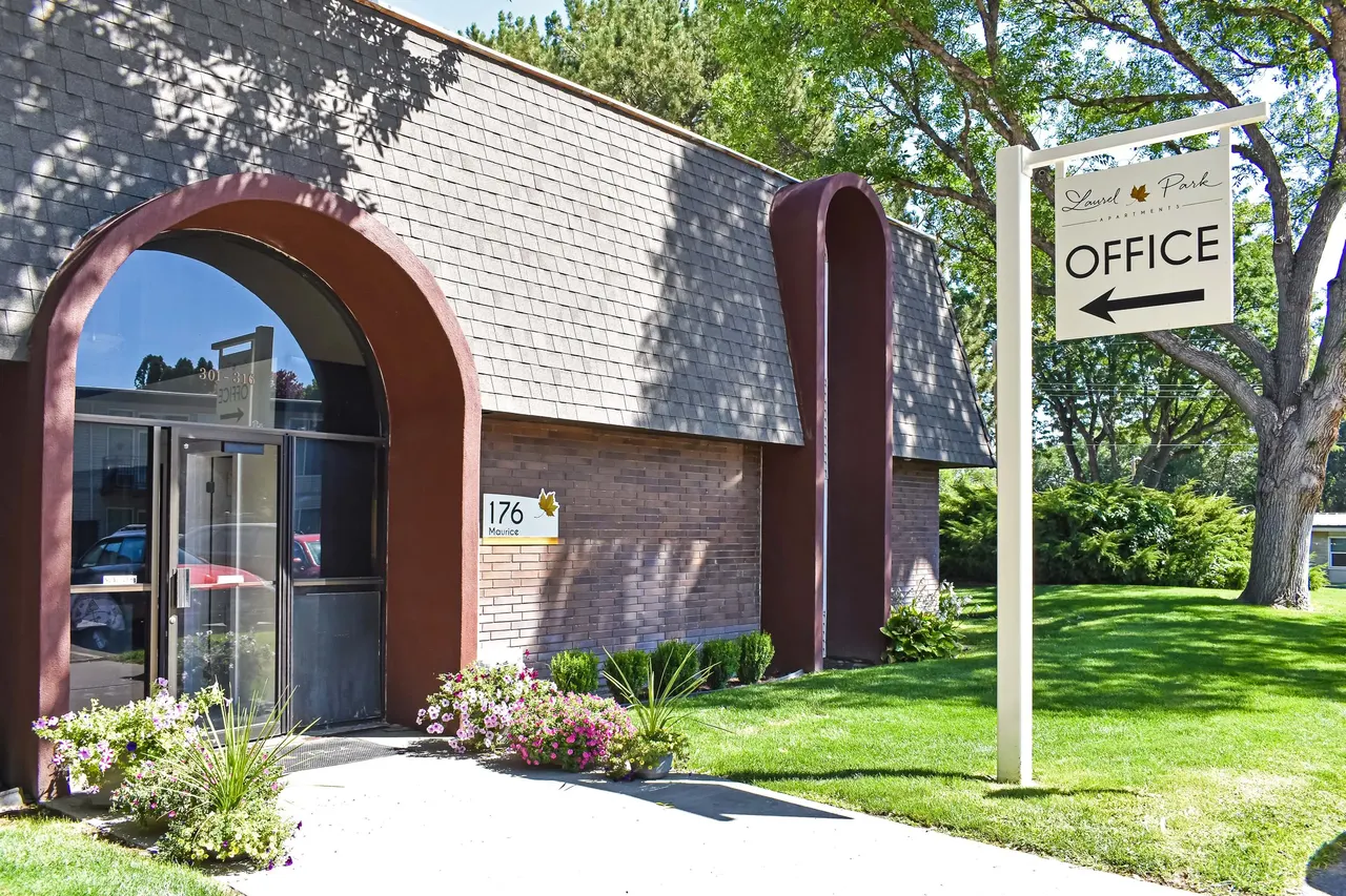Laurel Park Apartments