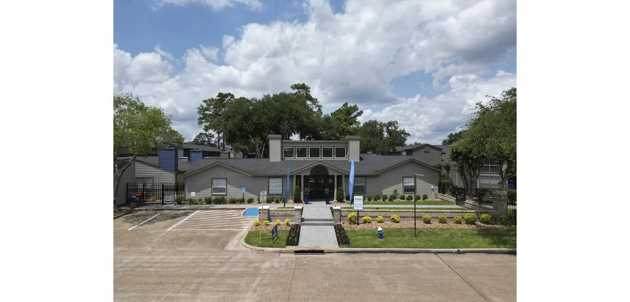 Regency Park Apartments