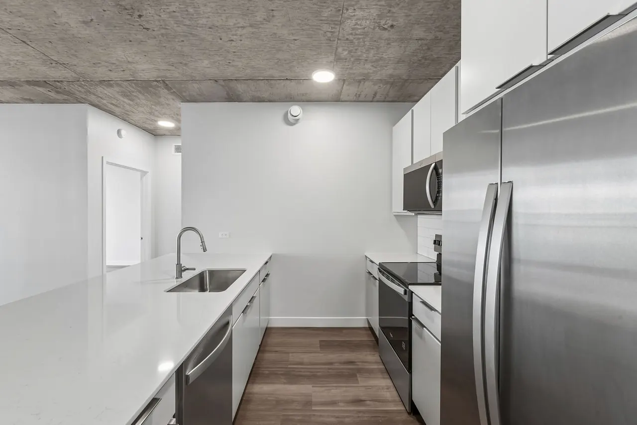 The Lakeview at 333
