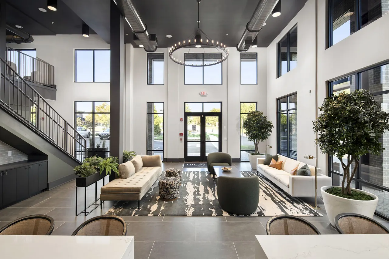 The Hickory at Indian Lake Village Apartments