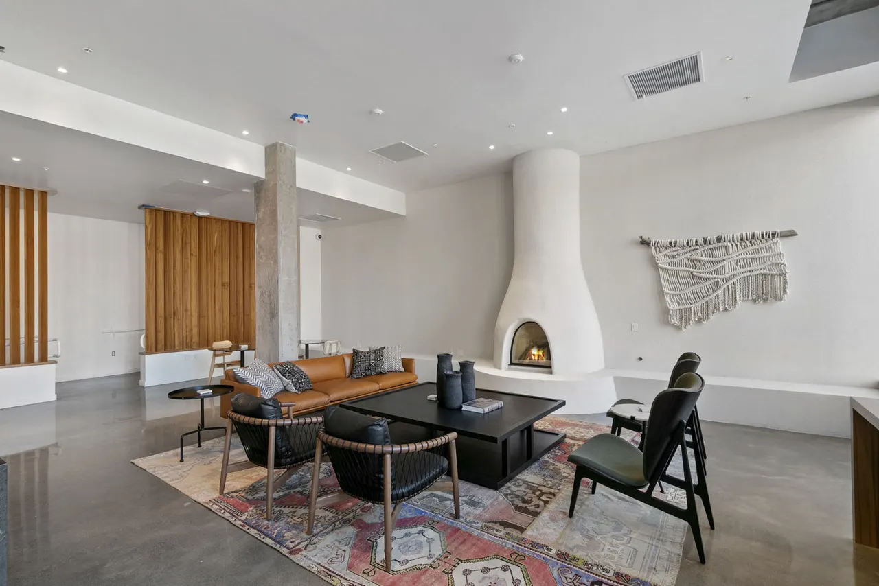 Lantana Uptown