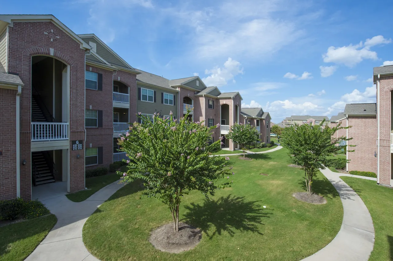 Montage at Cinco Ranch Apartments